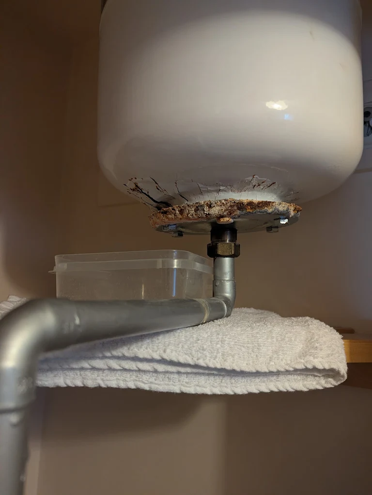 Leaking pipe repair photo